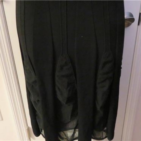 D. EXTERIOR BLACK PLEATED SKIRT SIZE SMALL - Picture 3 of 7